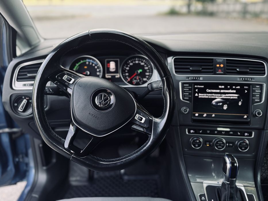 VolksWagen E-Golf