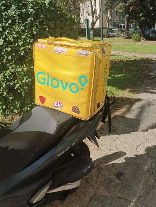 Mochila térmica Glovo + Capacete