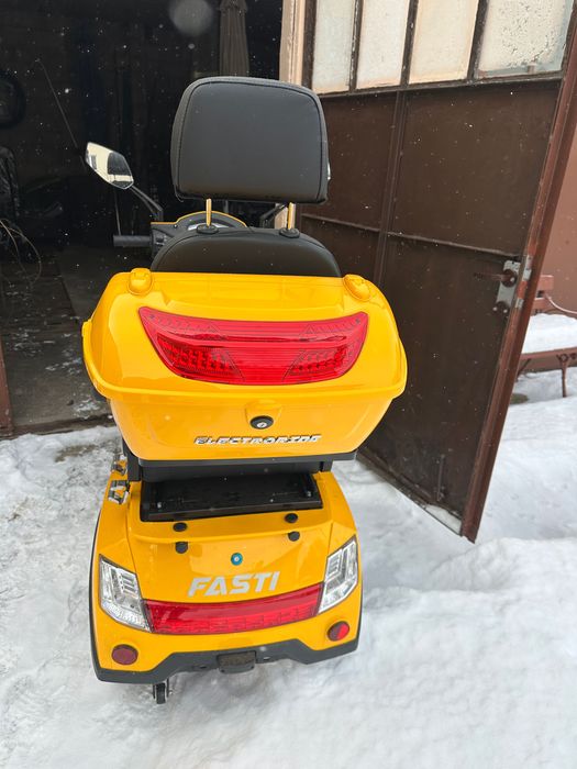 Skuter FASTI 4 MAX żółty czterokołowy