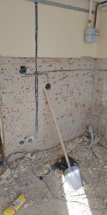 Демонтажні роботи під ключ. Виніс та утилізація будівельного сміття