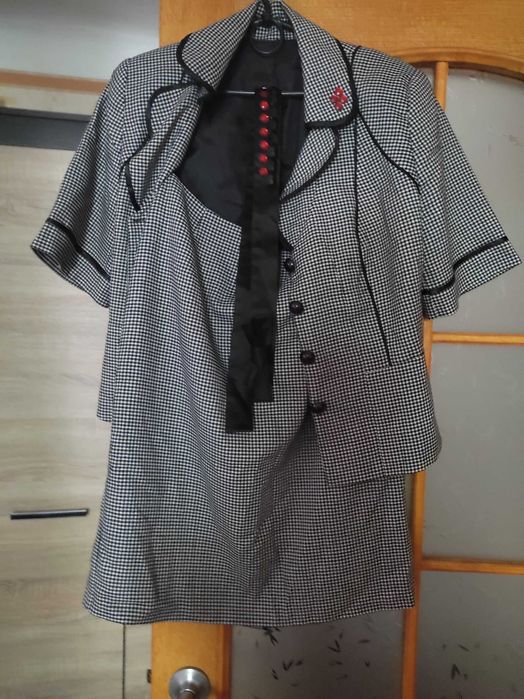 Продам женский костюм