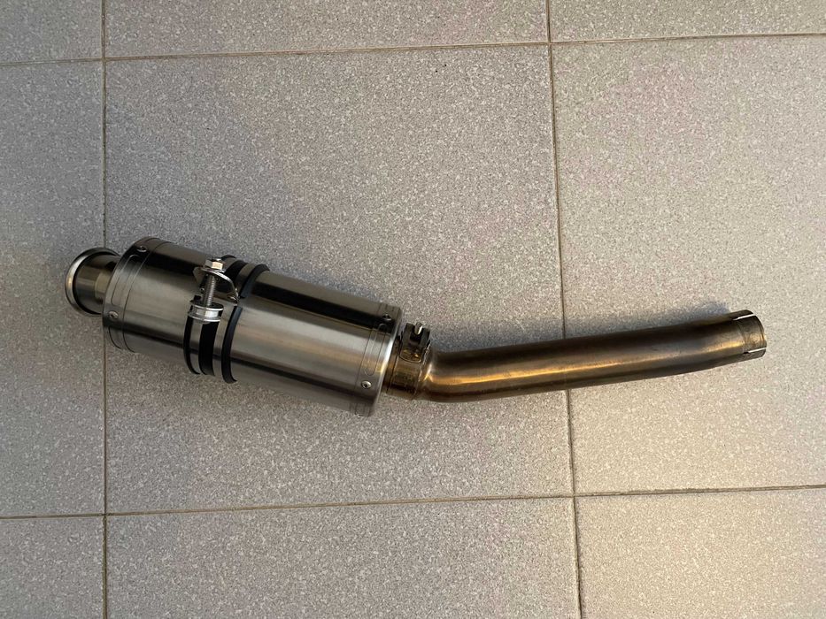 Escape leve e compacto para Yamaha Ténéré 700