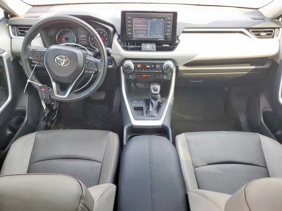 Toyota RAV4 XLE Premium 2021