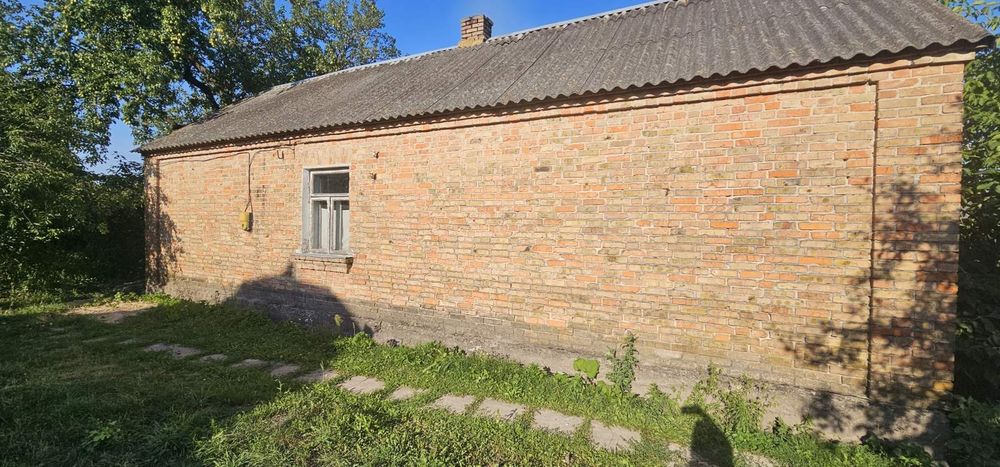 Продаж будинку в с. Кустин