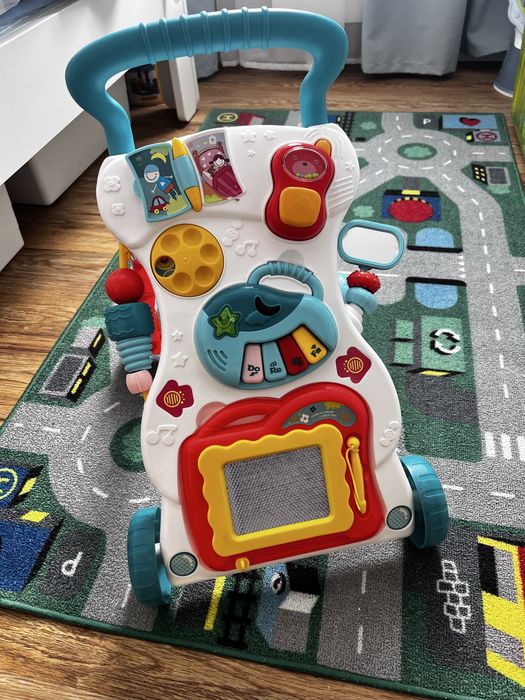 Pchacz, chodzik dla dziecka