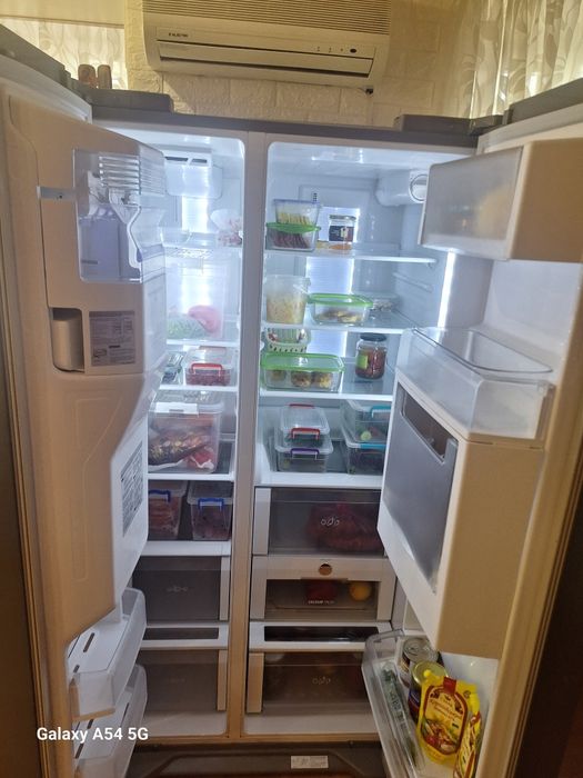 Продам Холодильник LG