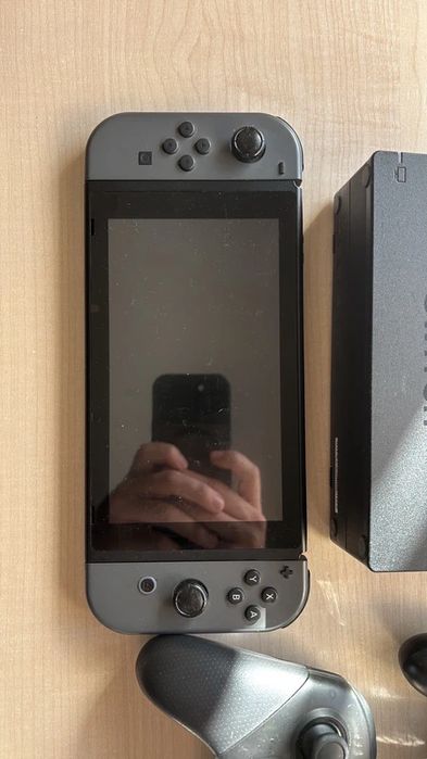 Nintendo Switch com Comando Pro e 4 Jogos