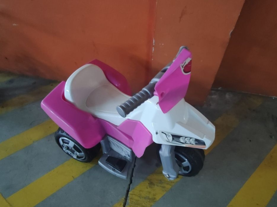Moto quatro eletrica