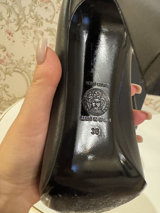 Туфлі    Versace
