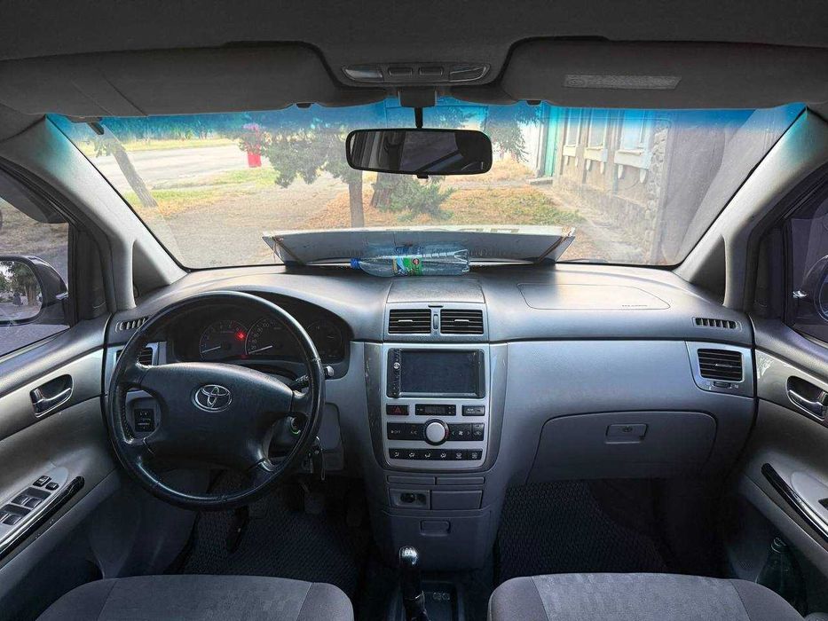 Продам Toyota Avensis Verso 2002 р.в.