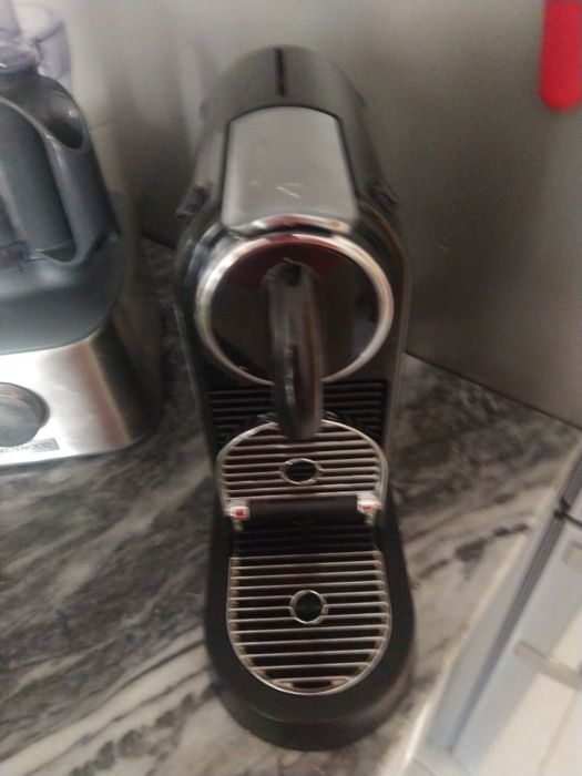 Máquina de café Nespresso Citiz preta