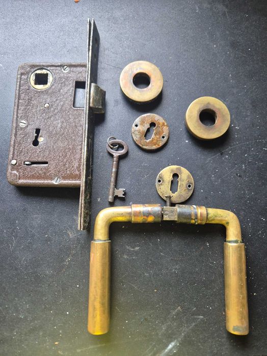 Fechadura de embutir para porta interior com manipulo em bronze