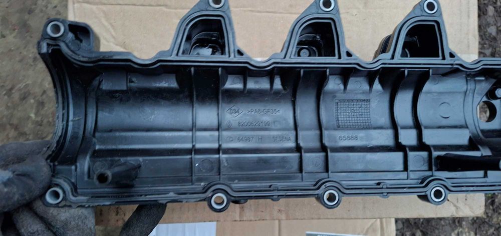 Клапанна кришка рено мега3,рено флюенс,дастер,кенго