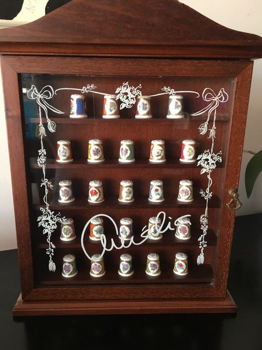 Conjunto 24 dedais de Amalia Rodrigues