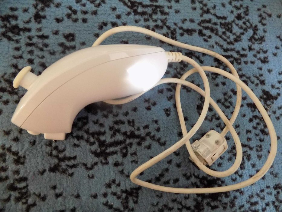 Pad do Nintendo Wii Nunchuck - oryginalny, w pełni sprawny nunczako ;)