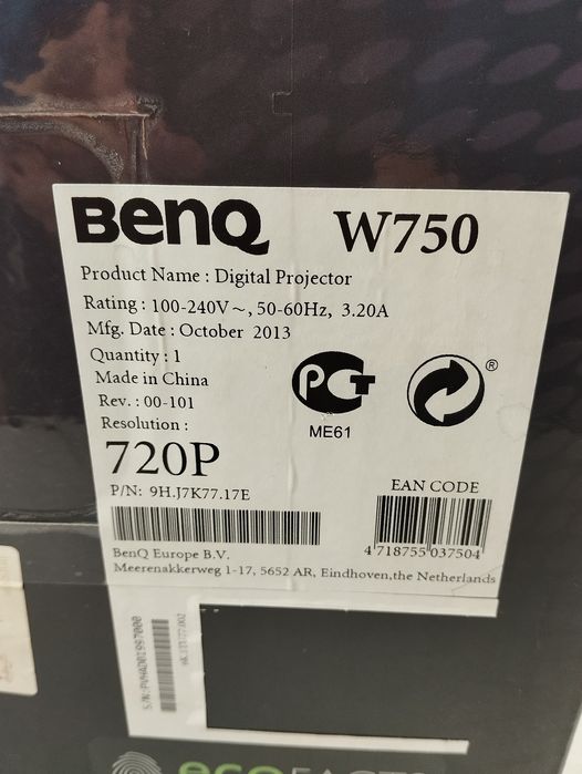 Projektor BenQ W750
