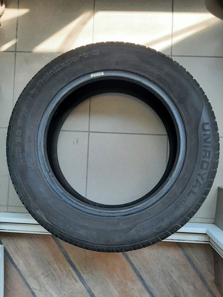 Летняя резина R16 205/60 Uniroyal: 1 100 грн. - Автошини Харків на Olx