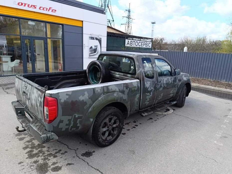 Пікап Nissan Navara
