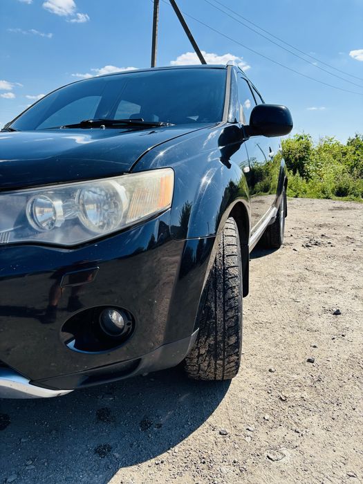 Mitsubishi Outlander XL