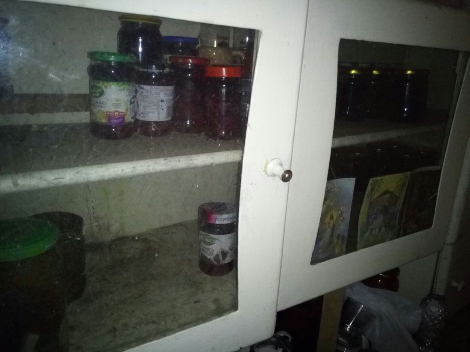 Stary kredens drewniany