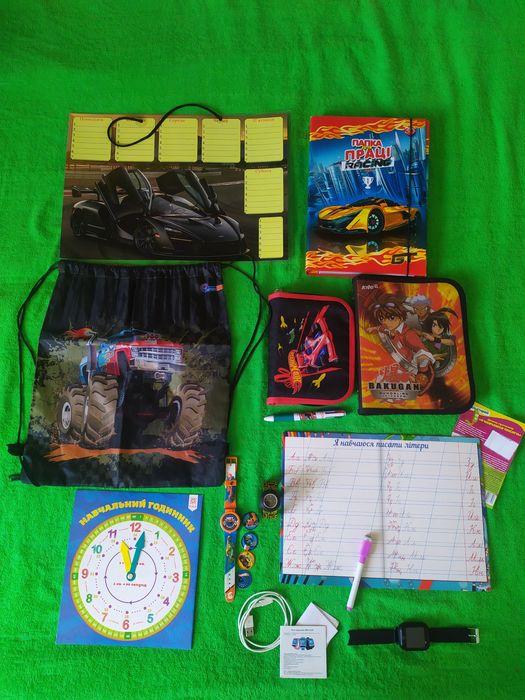 Папка для труда, тренажёр для письма, сумка для сменки, пенал Хотвилс