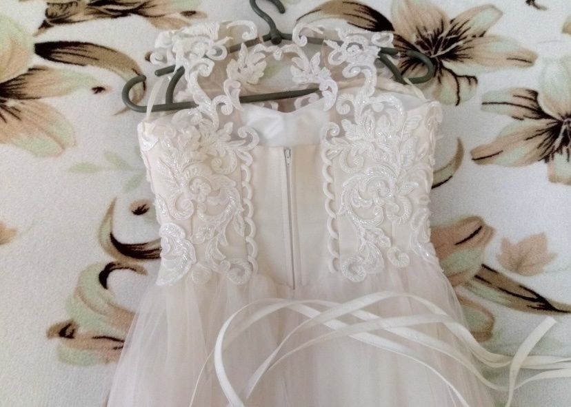 Весільна сукня , колір шампань