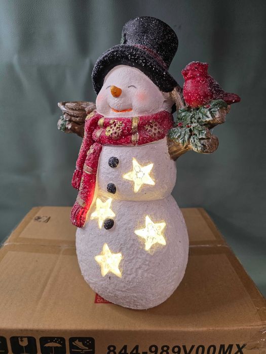 Figurka świąteczna 38 cm bałwanek z ptaszkami LED dekoracja