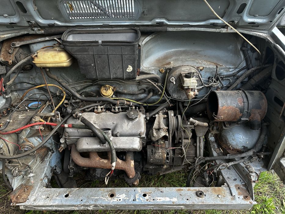 PEUGEOT J5.
