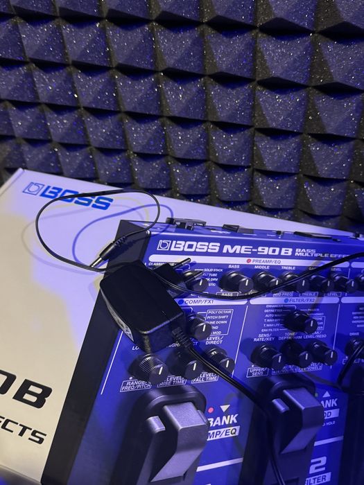 Boss ME-90B - Nowy Multiefekt Basowy z zasilaczem
