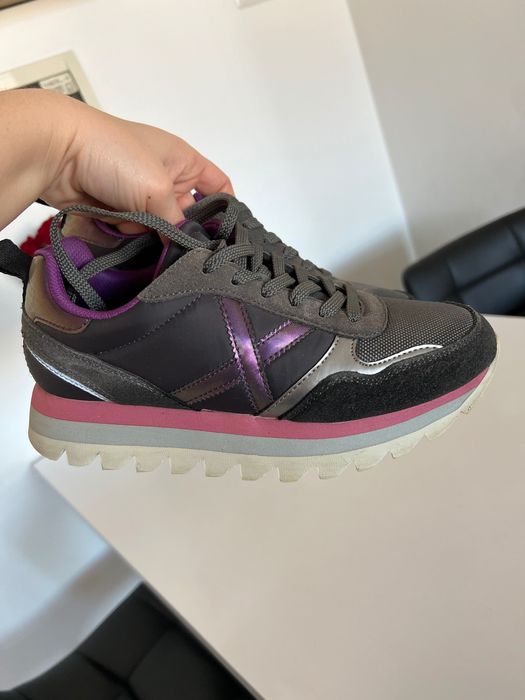 Кросівки жіночі 37-37.5 розмір