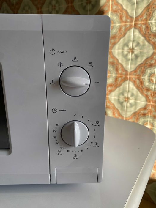 Micro-ondas FLAMA 1817FL 20L / 700W – Como novo