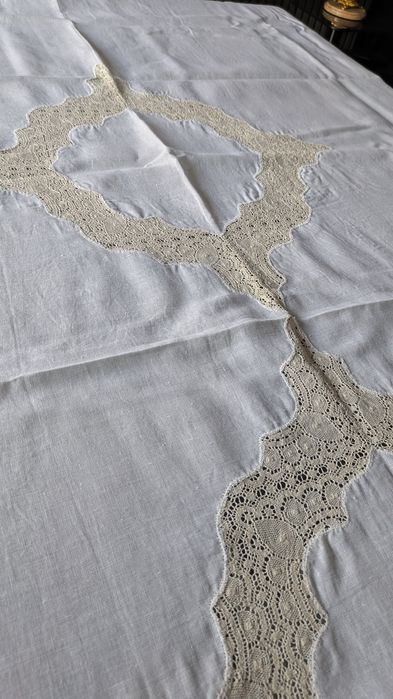 Jogo de Mesa Vintage Linho Fino com Renda 182x140cm com 6 Guardanapos
