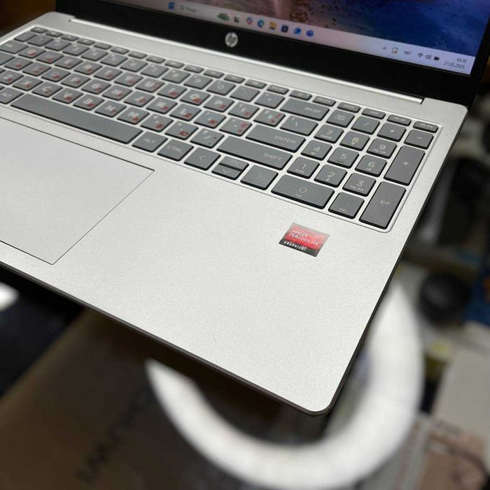 Ноутбук HP 15-fc0093dx/ 15.6" Full HD/ Ryzen 5  - 7520U/ 16 GB ОЗУ