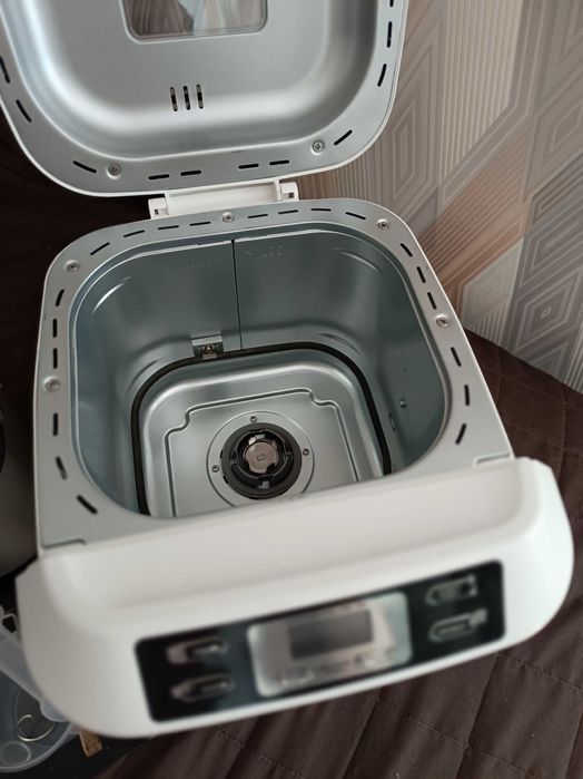 Продам хлібопіч liberton lbm-6190