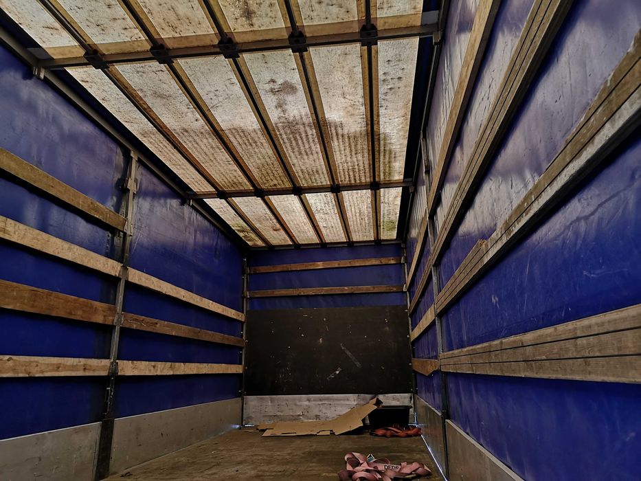 transport towarów busem winda chłodnia