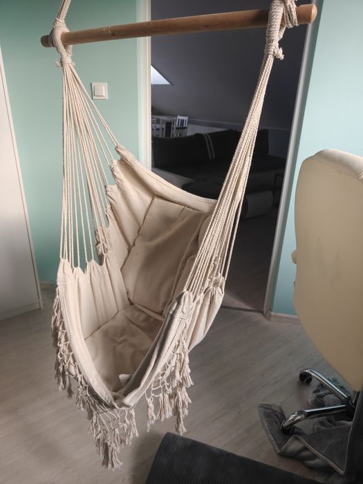 Fotel wiszący z poduszkami