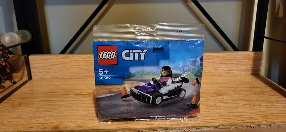 Lego City 30589 Wyścigowy gokard z kierowcą saszetka klocki