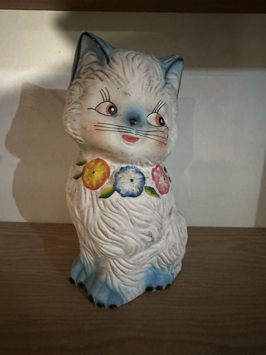 Mealheiro antigo em barro