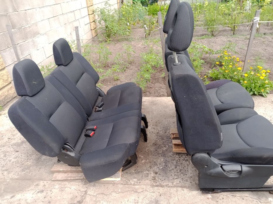 Салон чорний нісан терано 2