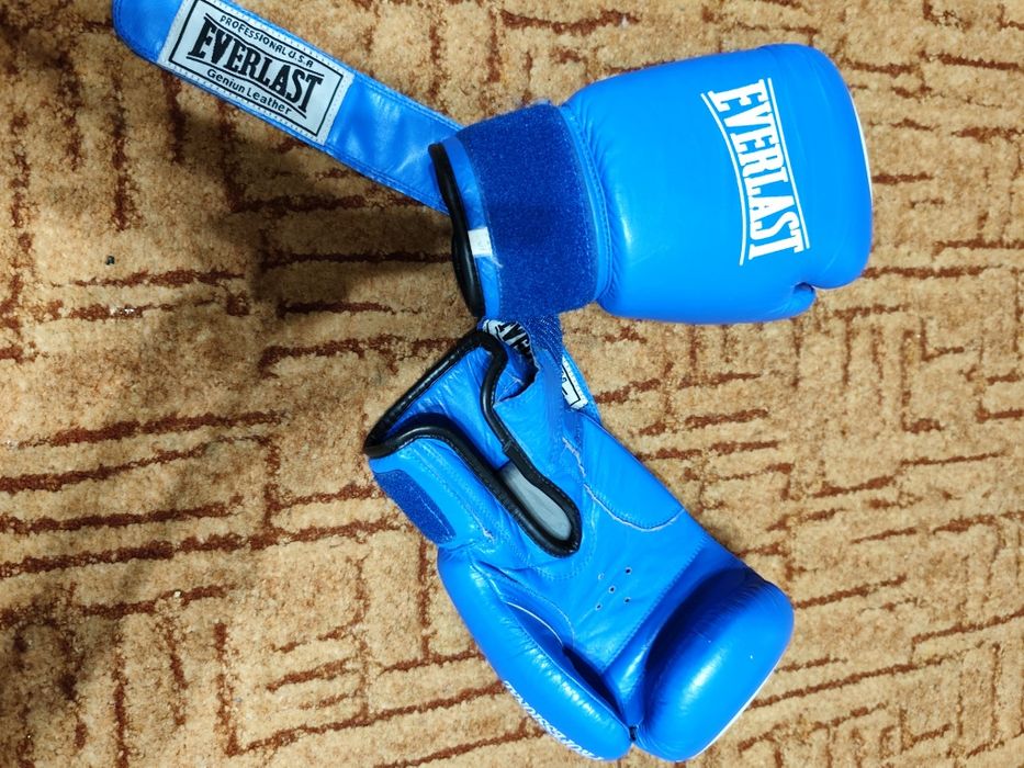 Перчатки боксерские