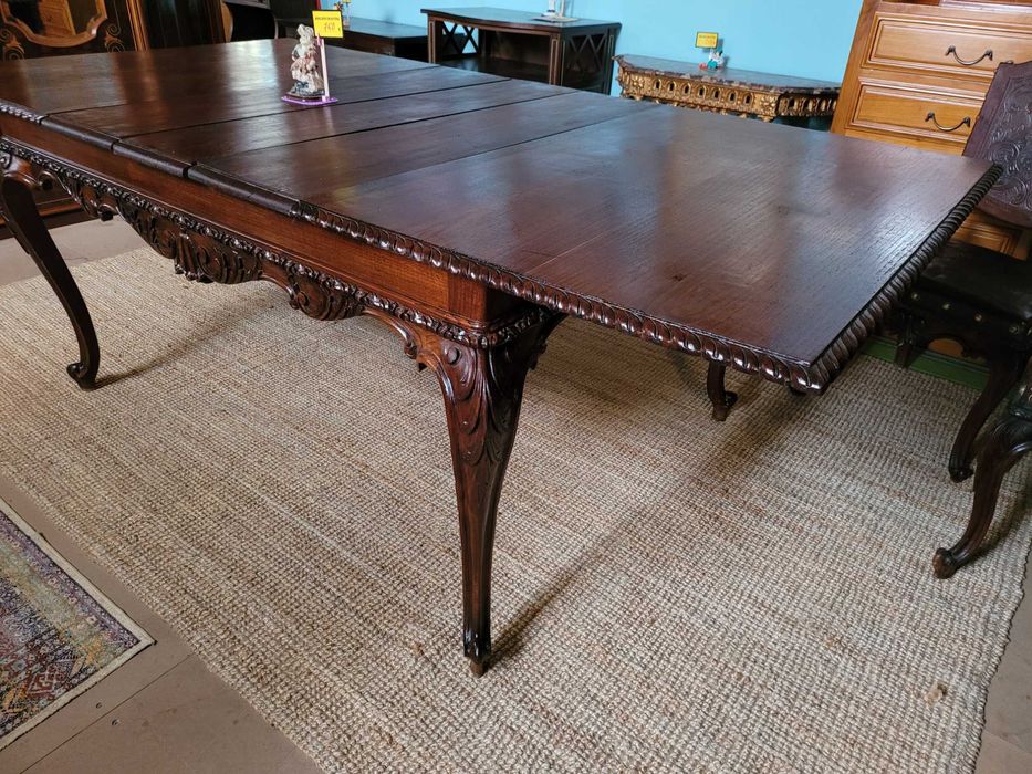 Very old solid wood table – extendable – Very good condition64409328513282123