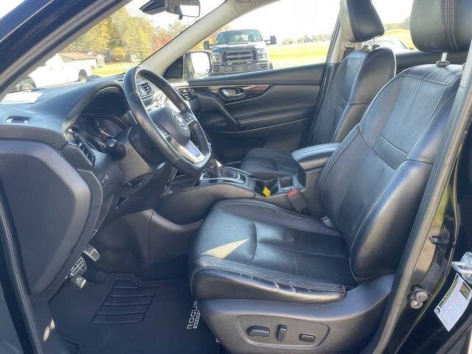 Nissan Rogue Sport S      2019