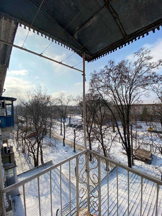 Продаётся двухкомнатная квартира по улице Соборности, ост. Театральная