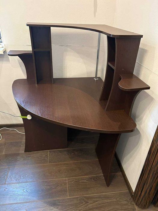 Письменный стол / Письмовий стіл / Комп'ютерний стіл / Робочій стіл