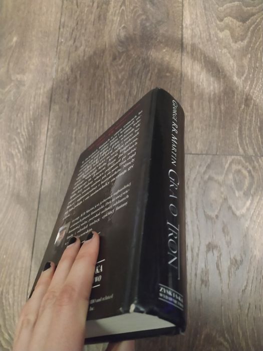 Pieśń lodu i ognia tom pierwszy Gra o tron w twardej okładce