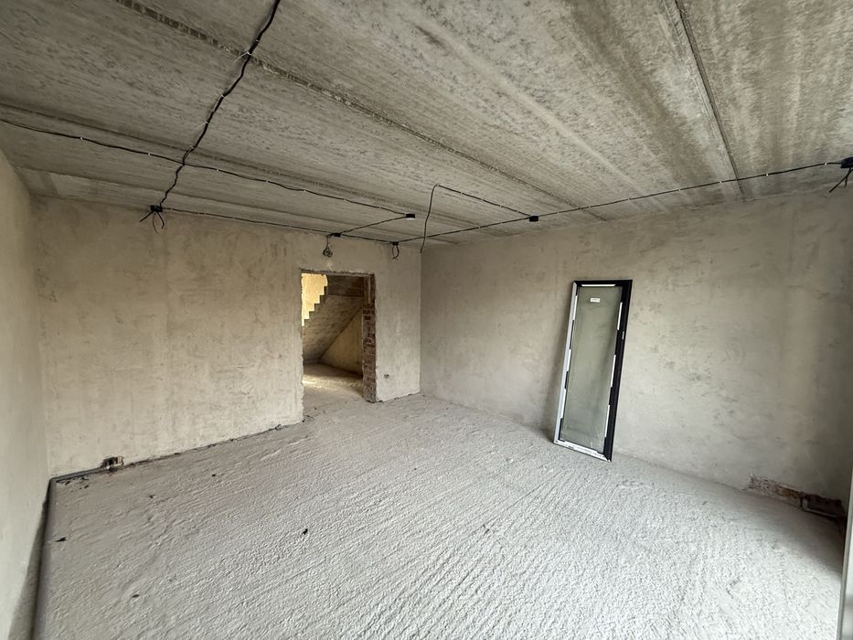 Продається дуплекс 3 поверховий готовий до ремонту від власника,Обмін