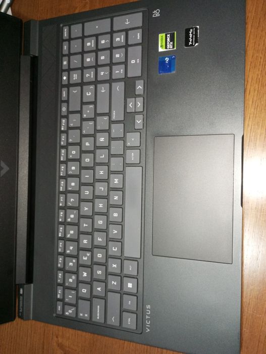 HP Victus 16 (i7-13700H / RTX 4060) – PARA PEÇAS