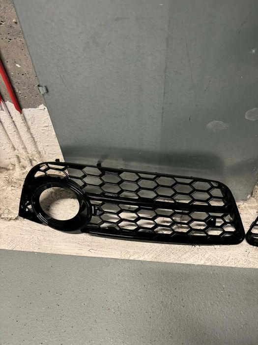 Kratki halogenów,grill plaster miodu Audi A5 8T przedlift