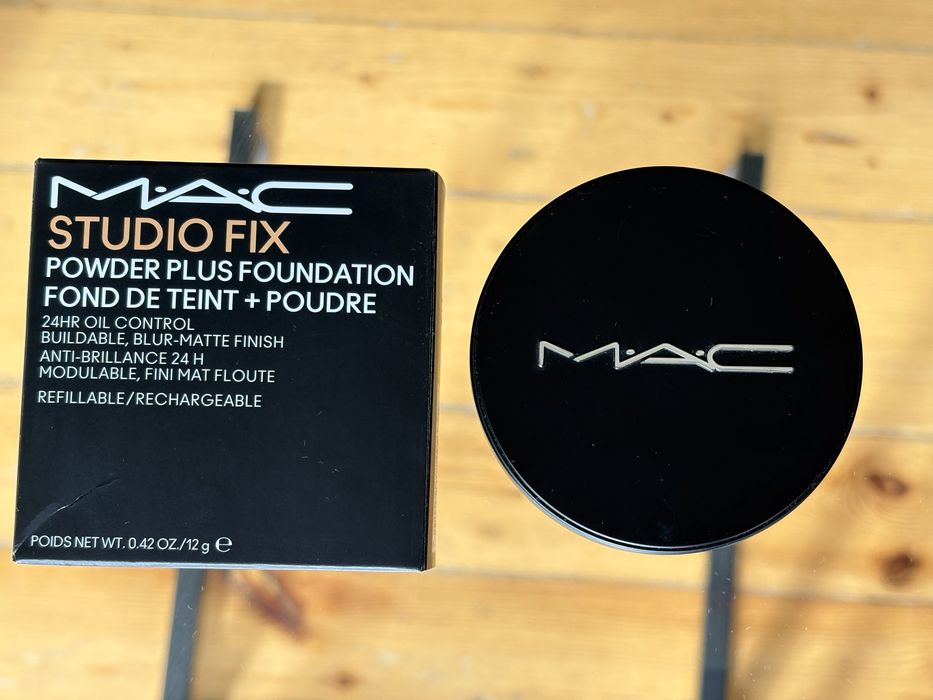 MAC studio fix powder plus foundation NC20