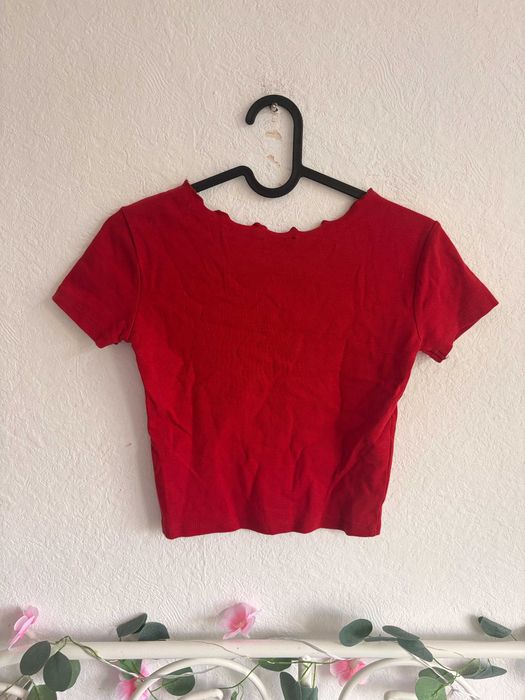 Uroczy czerwony crop top z kokardkami XS